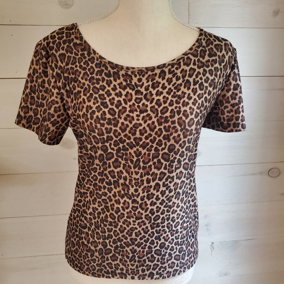 Casual Corner Annex Petite leopard/animal print short sleeved shirt size medium - Picture 1 of 9